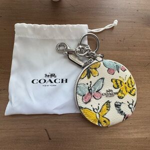 NEW Rare Coach Circular Coin Pouch with Butterfly Print Silver Chalk